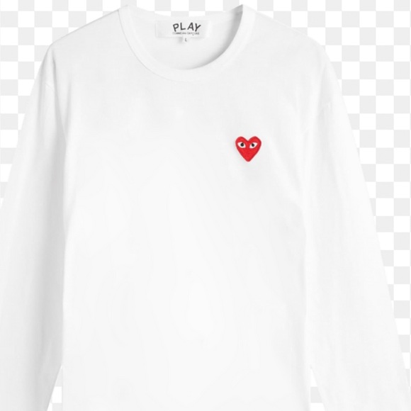 Comme des Garcons PLAY Tops - Comme des Garçons PLAY
Long-Sleeve Single Heart T-Shirt White
NWOT
Retail $244